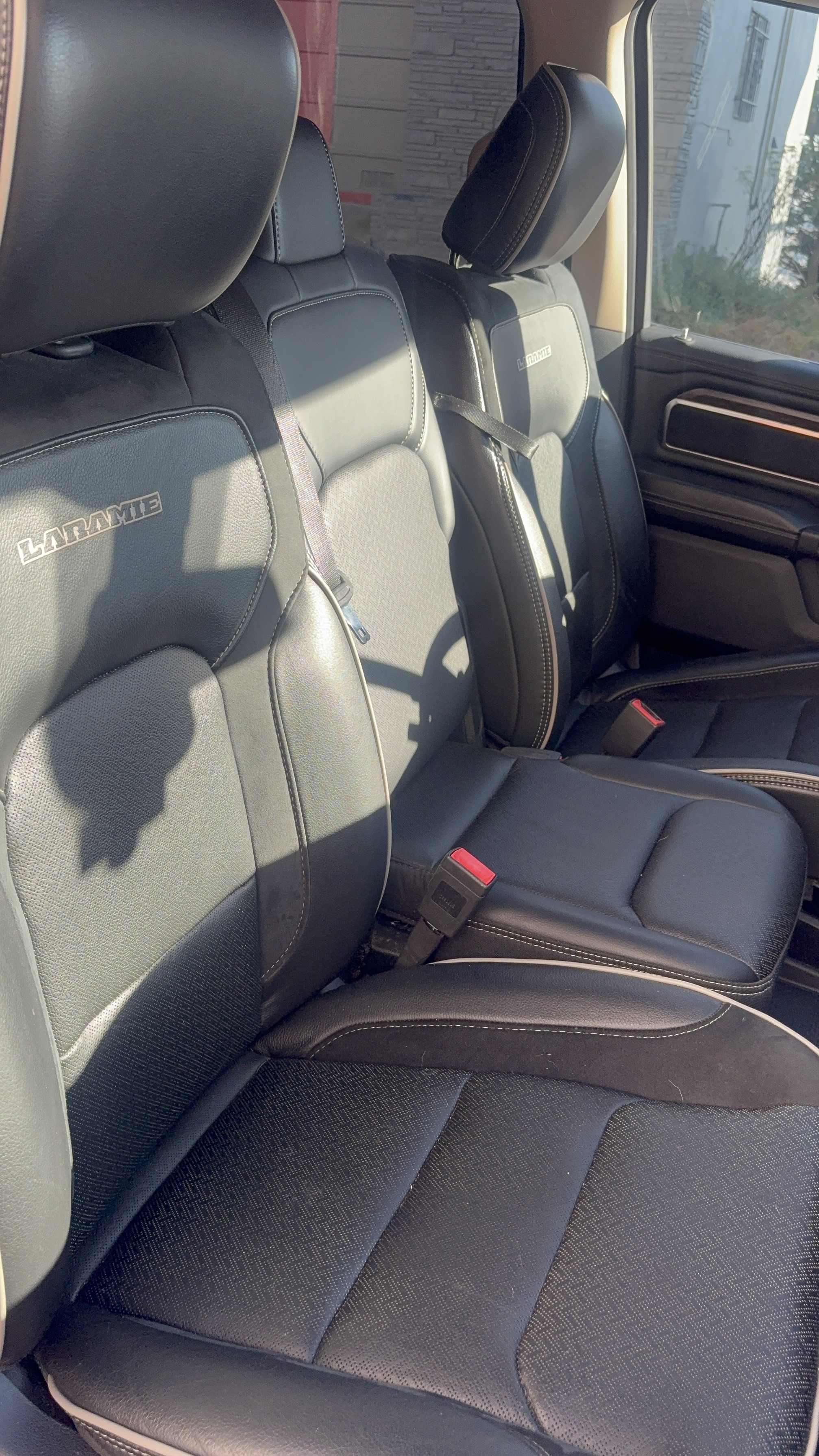 Used 2019 RAM 1500 Laramie AWD/4WD image 12