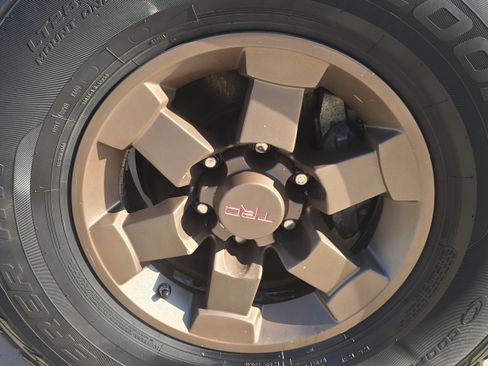 Used 2010 Toyota Tacoma 4x4 Access Cab V6 image 17