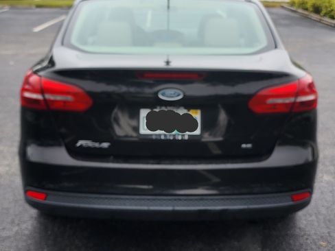 Used 2017 Ford Focus SE image 10