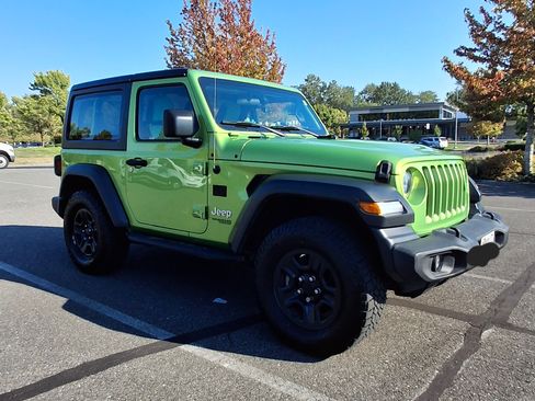 Used 2018 Jeep Wrangler Sport image 11