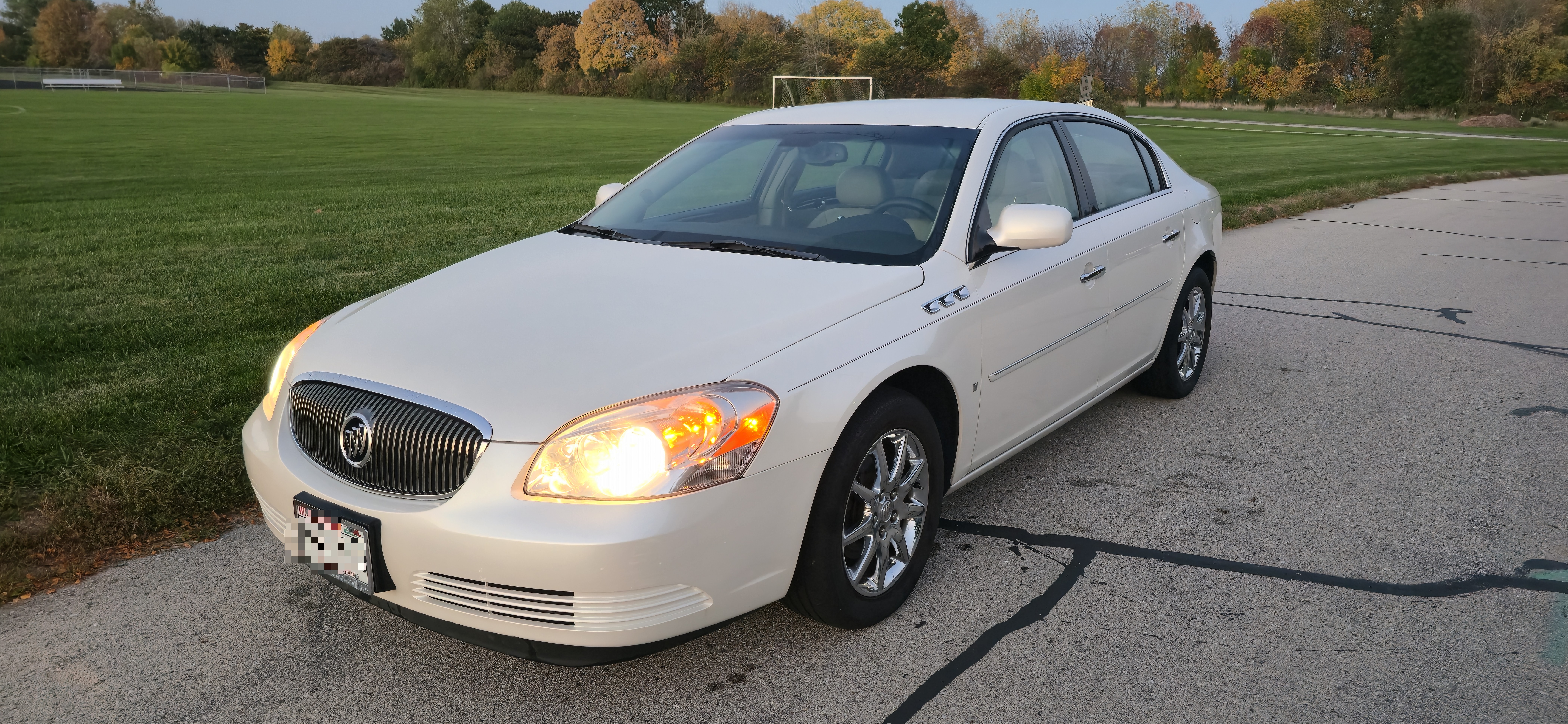 Used 2008 Buick Lucerne CXL w/ Driver Confidence Package FWD image 18
