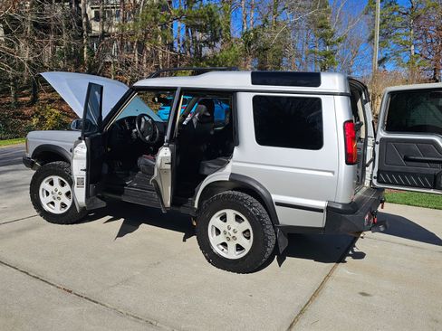 Used 2003 Land Rover Discovery HSE image 11