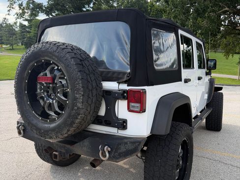 Used 2016 Jeep Wrangler Unlimited Sport w/ Max Tow Package AWD/4WD image 6