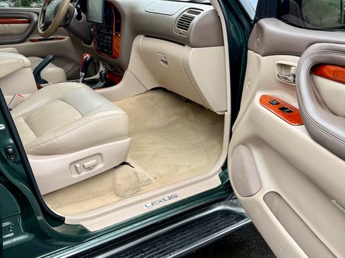 Used 2000 Lexus LX 470 4WD image 25