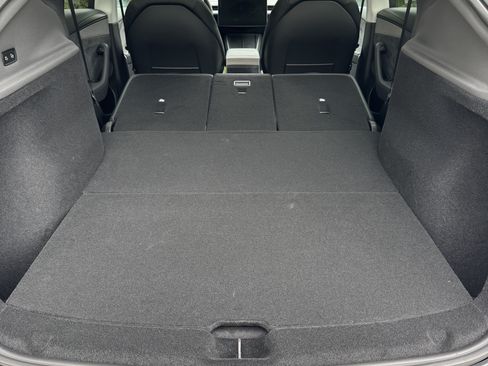 Used 2026 Tesla Model Y Long Range image 11