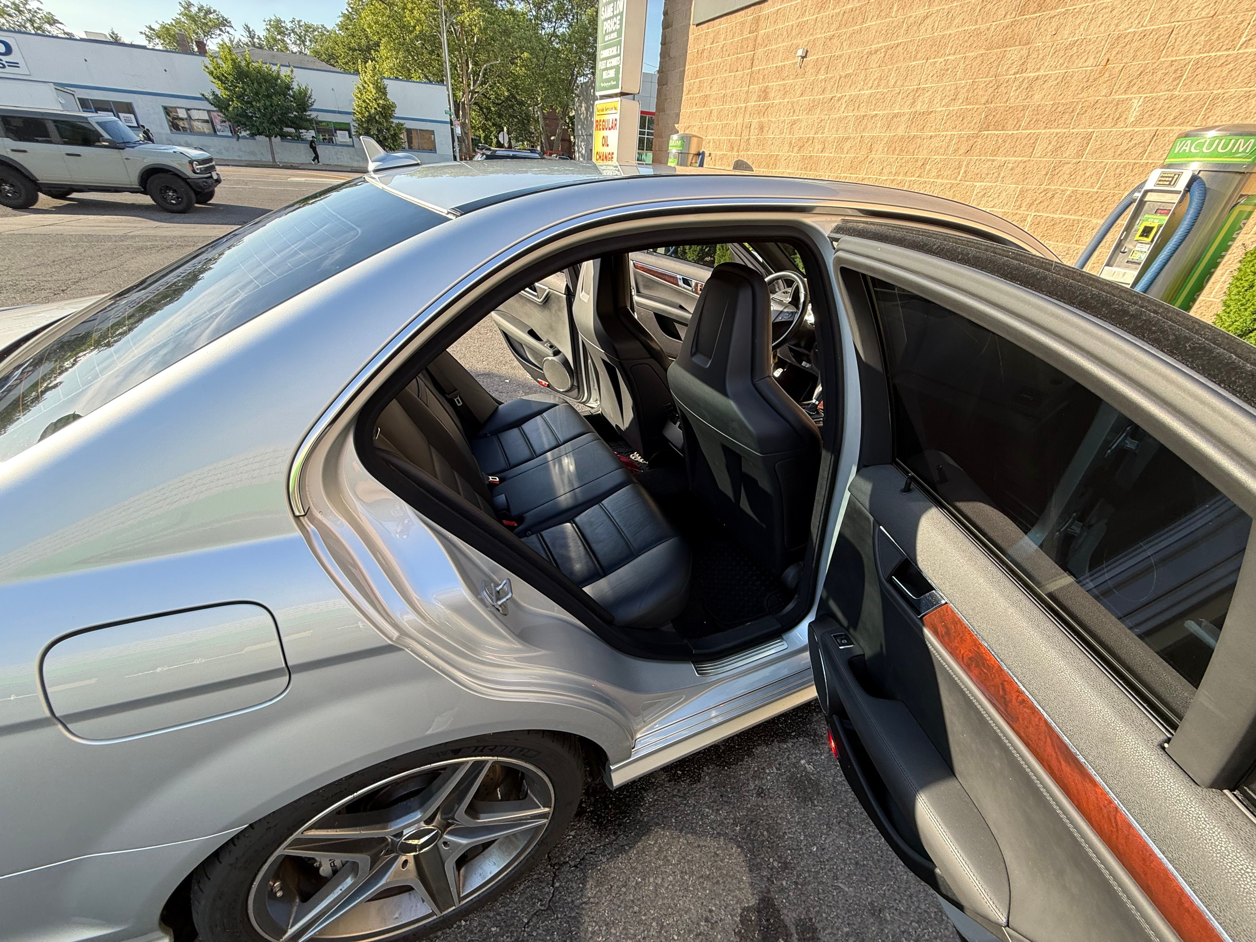 Used 2010 Mercedes-Benz C 63 AMG Sedan image 6