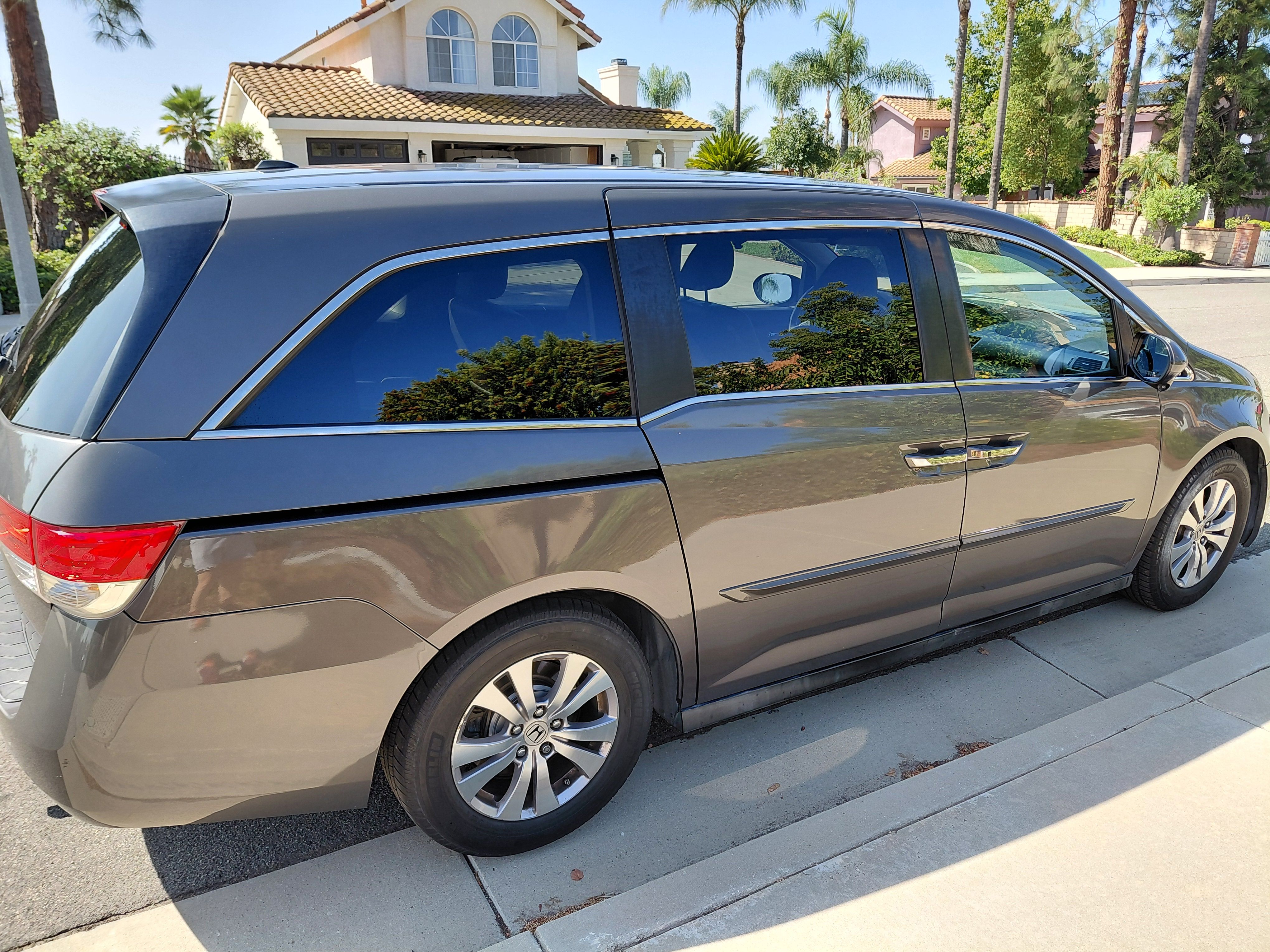 Used 2014 Honda Odyssey EX-L image 2