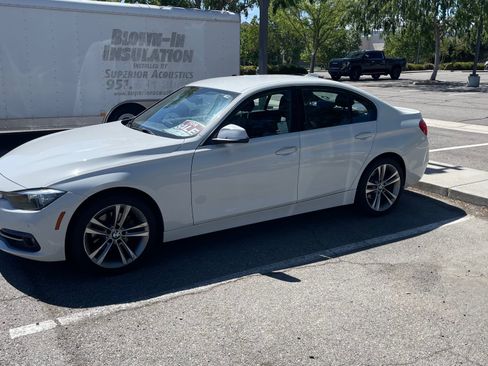 Used 2017 BMW 330i Sedan RWD image 2