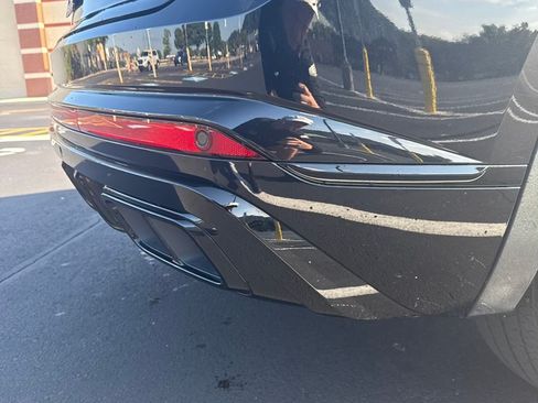 Used 2025 Volkswagen Atlas Cross Sport SEL R-Line image 6