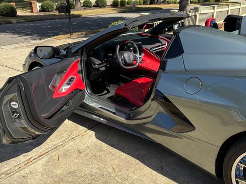 Used 2024 Chevrolet Corvette Stingray Preferred Conv w/ Z51 Performance Package image 5