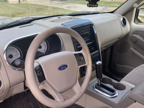 Used 2007 Ford Explorer Sport Trac XLT image 8