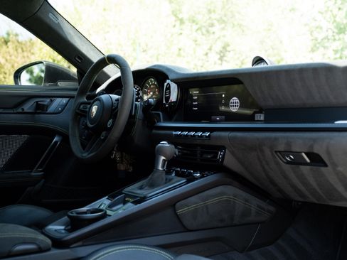 Used 2024 Porsche 911 GT3 RS RWD image 31