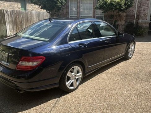 Used 2011 Mercedes-Benz C 300 Sedan image 16