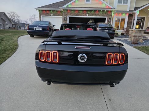 Used 2005 Ford Mustang GT Premium image 4