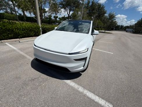 Used 2026 Tesla Model Y AWD image 20