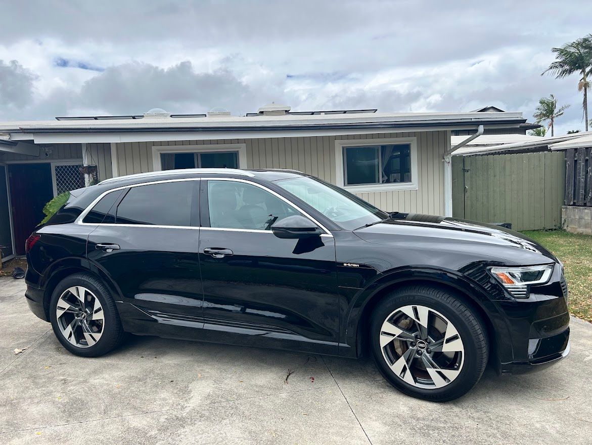 Used 2022 Audi e-tron Premium AWD/4WD image 1
