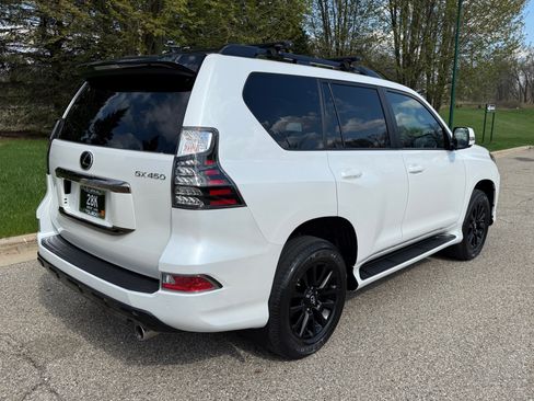 Used 2023 Lexus GX 460 w/ Black Line Special Edition AWD/4WD image 5