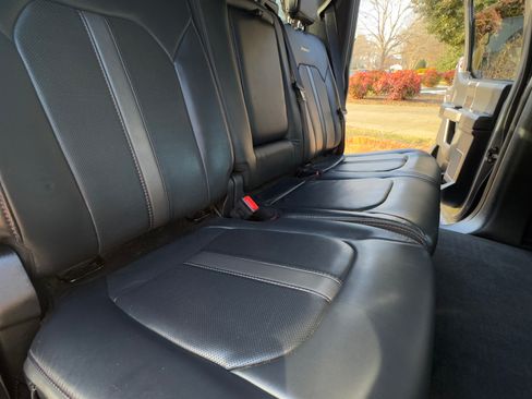 Used 2022 Ford F250 Platinum image 2