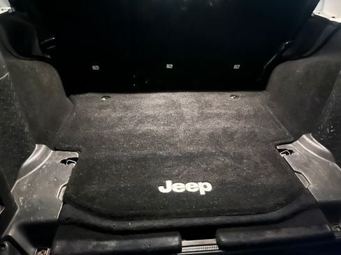 Used 2017 Jeep Wrangler Unlimited Sport AWD/4WD image 13