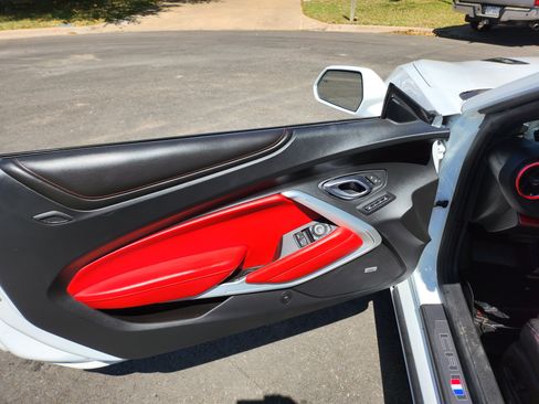 Used 2018 Chevrolet Camaro SS image 11