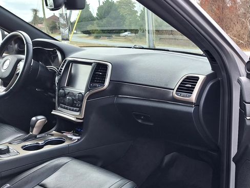 Used 2016 Jeep Grand Cherokee Limited image 9