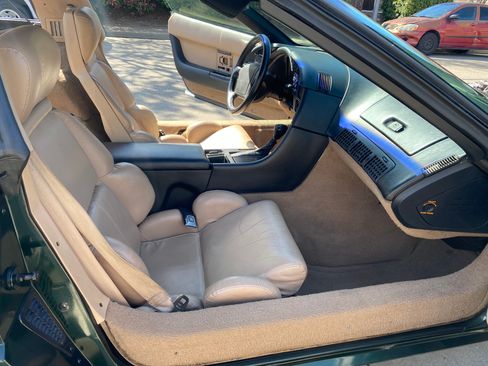 Used 1993 Chevrolet Corvette Coupe image 18