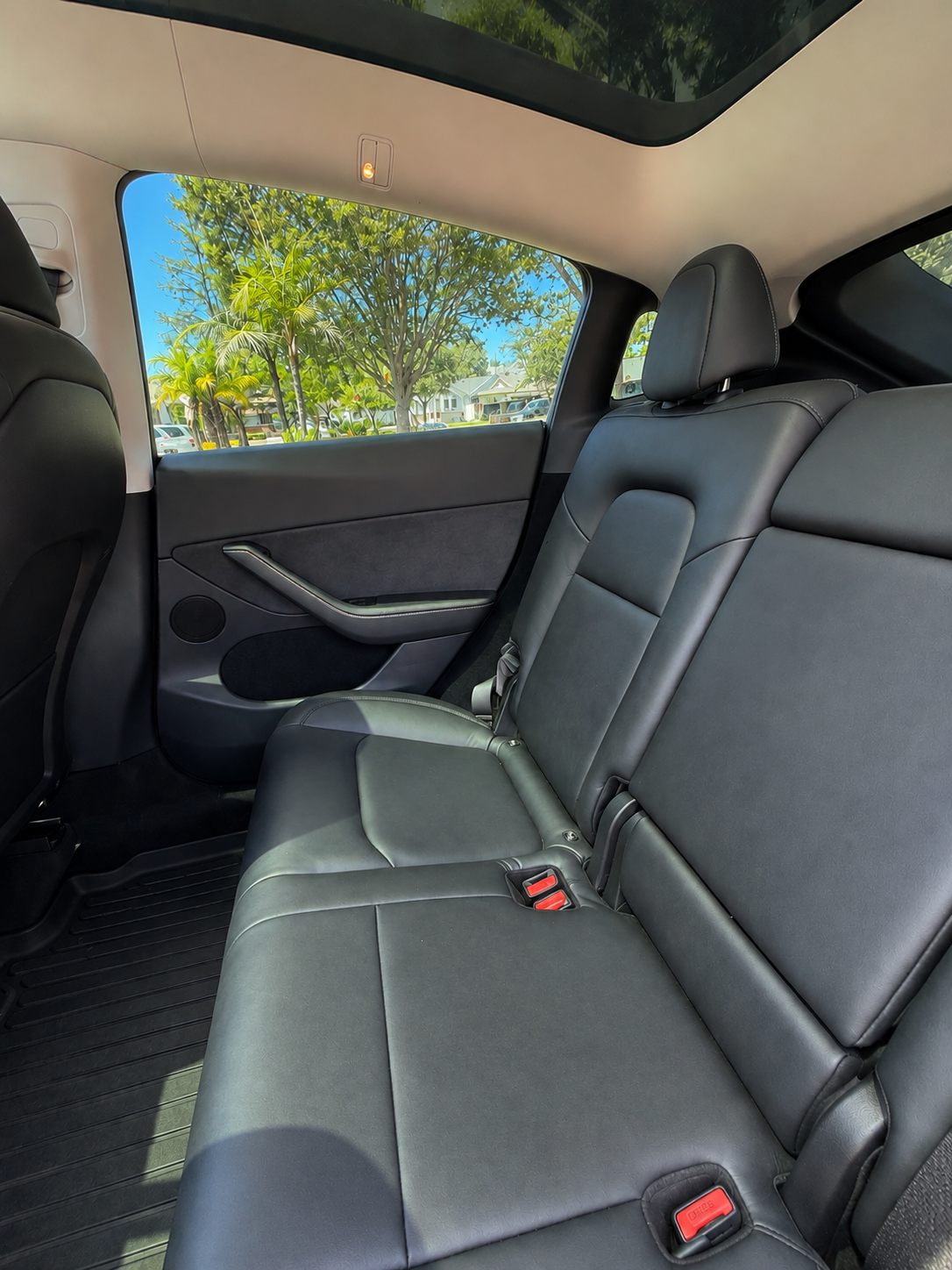 Used 2023 Tesla Model Y AWD image 10