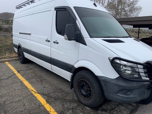 Used 2018 Mercedes-Benz Sprinter 2500 image 5