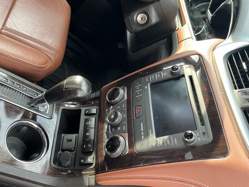 Used 2016 Chevrolet Traverse LT image 16