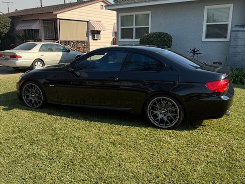 Used 2012 BMW 335i Coupe image 2