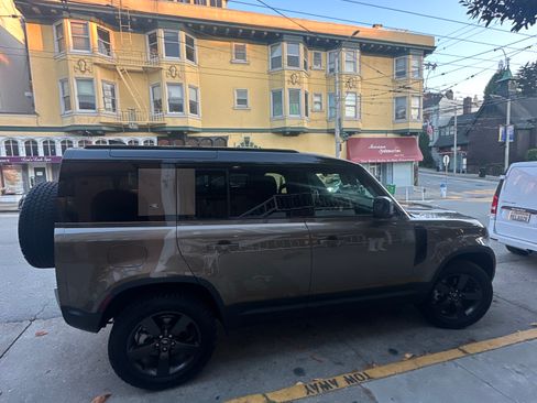 Used 2024 Land Rover Defender 110 S image 5