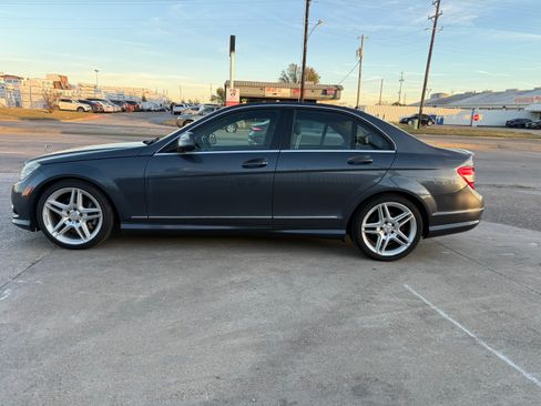 Used 2009 Mercedes-Benz C 350 Sport image 4