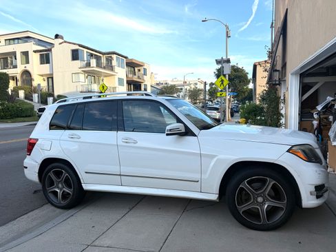 Used 2013 Mercedes-Benz GLK 250 BlueTEC 4MATIC image 3