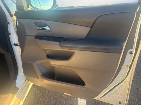 Used 2015 Honda Odyssey Touring Elite image 10