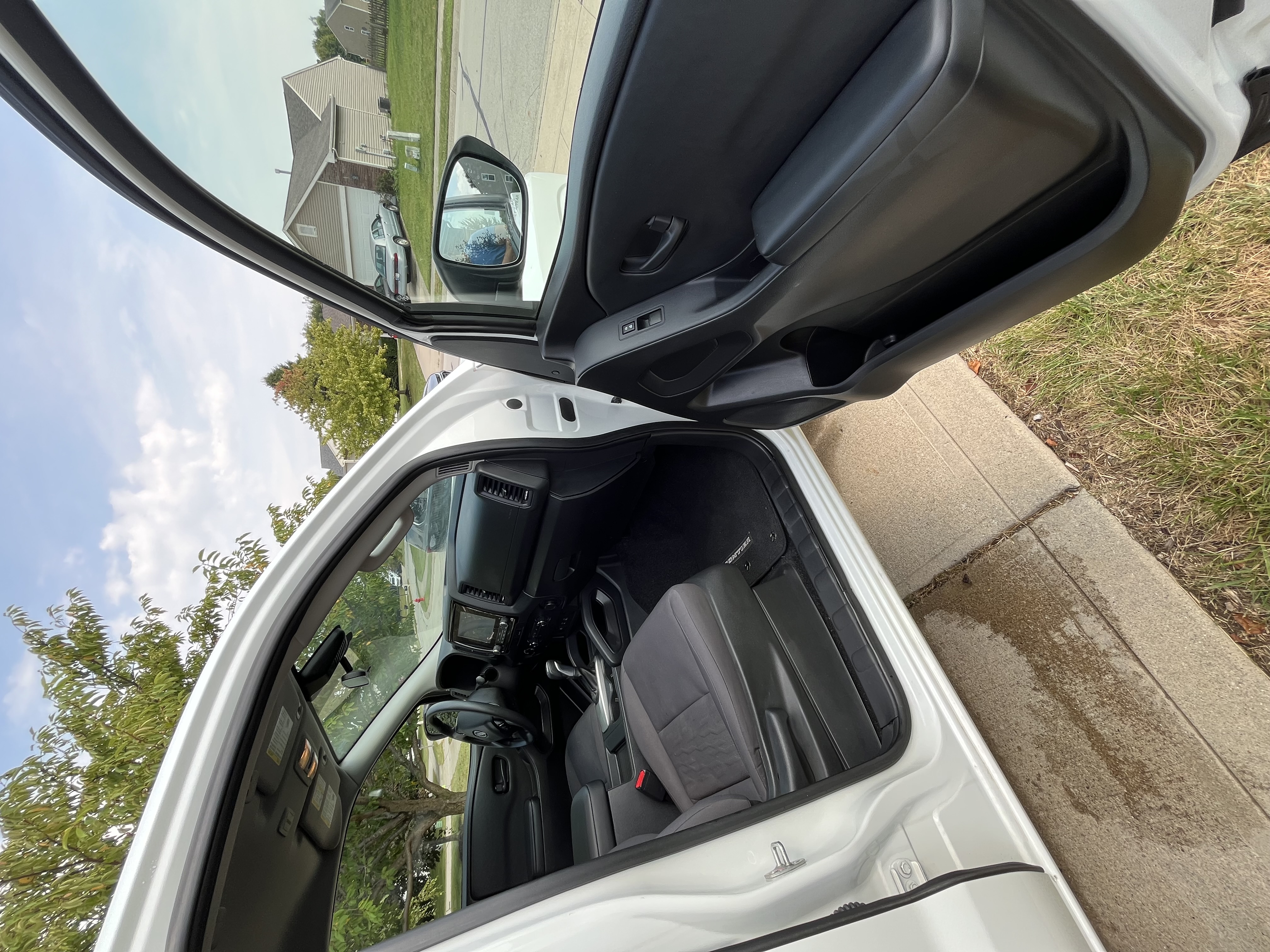Used 2022 Nissan Frontier S w/ Technology Package AWD/4WD image 15