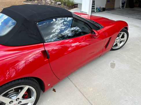 Used 2006 Chevrolet Corvette Convertible w/ Preferred Equipment Group image 9