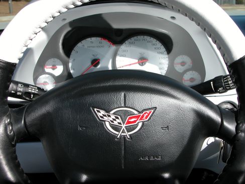 Used 1998 Chevrolet Corvette Coupe w/ Roof Pkg image 13