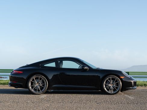 Used 2019 Porsche 911 Carrera image 9