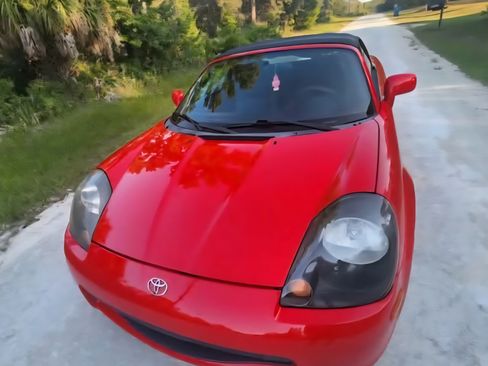Used 2002 Toyota MR2 image 1