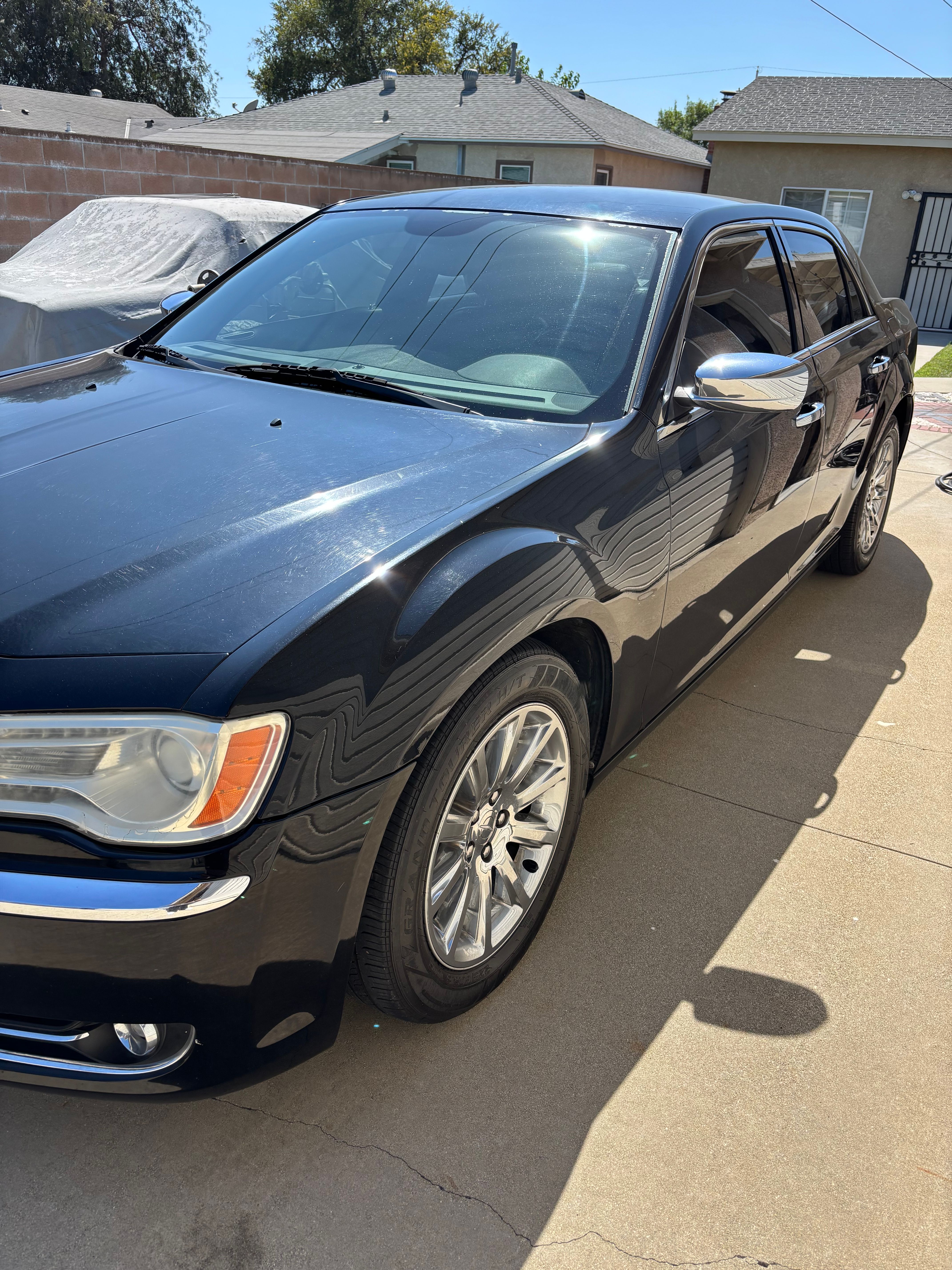 Used 2013 Chrysler 300 C RWD image 2