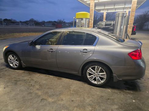 Used 2013 INFINITI G37 Journey w/ Premium Pkg image 2