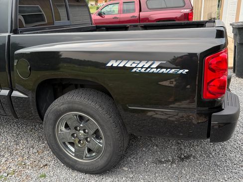 Used 2006 Dodge Dakota SLT w/ Night Runner Group AWD/4WD image 17