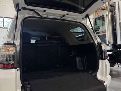 Used 2024 Toyota 4Runner TRD Off-Road Premium image 11