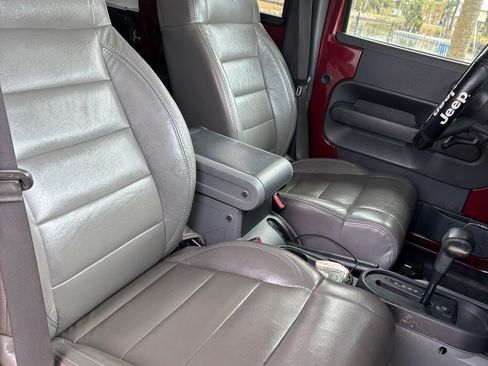 Used 2007 Jeep Wrangler Unlimited Sahara image 12