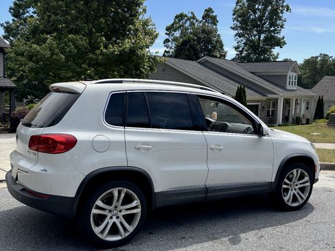 Used 2013 Volkswagen Tiguan S FWD image 4