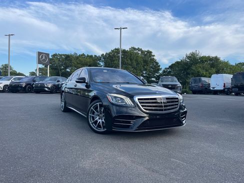 Used 2020 Mercedes-Benz S 560 4MATIC Sedan image 1