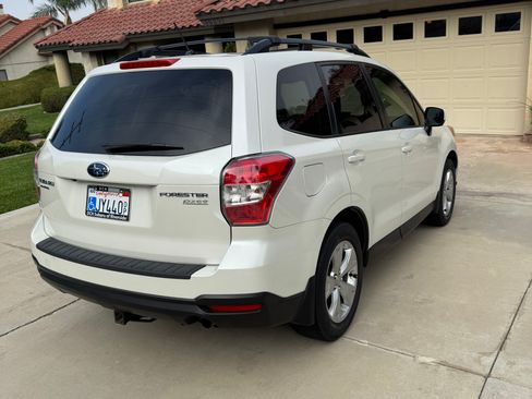 Used 2014 Subaru Forester 2.5i Premium image 2