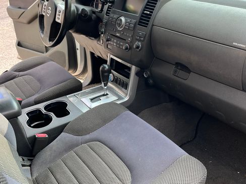 Used 2008 Nissan Pathfinder SE w/ Premium Pkg image 6