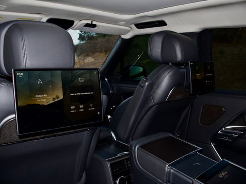 Used 2022 Land Rover Range Rover Long Wheelbase First Edition AWD/4WD image 20