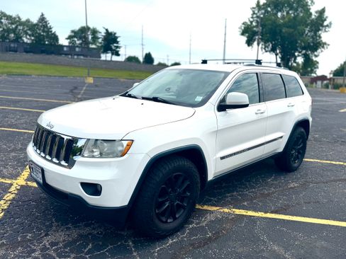 Used 2012 Jeep Grand Cherokee Laredo w/ Laredo E Group image 6